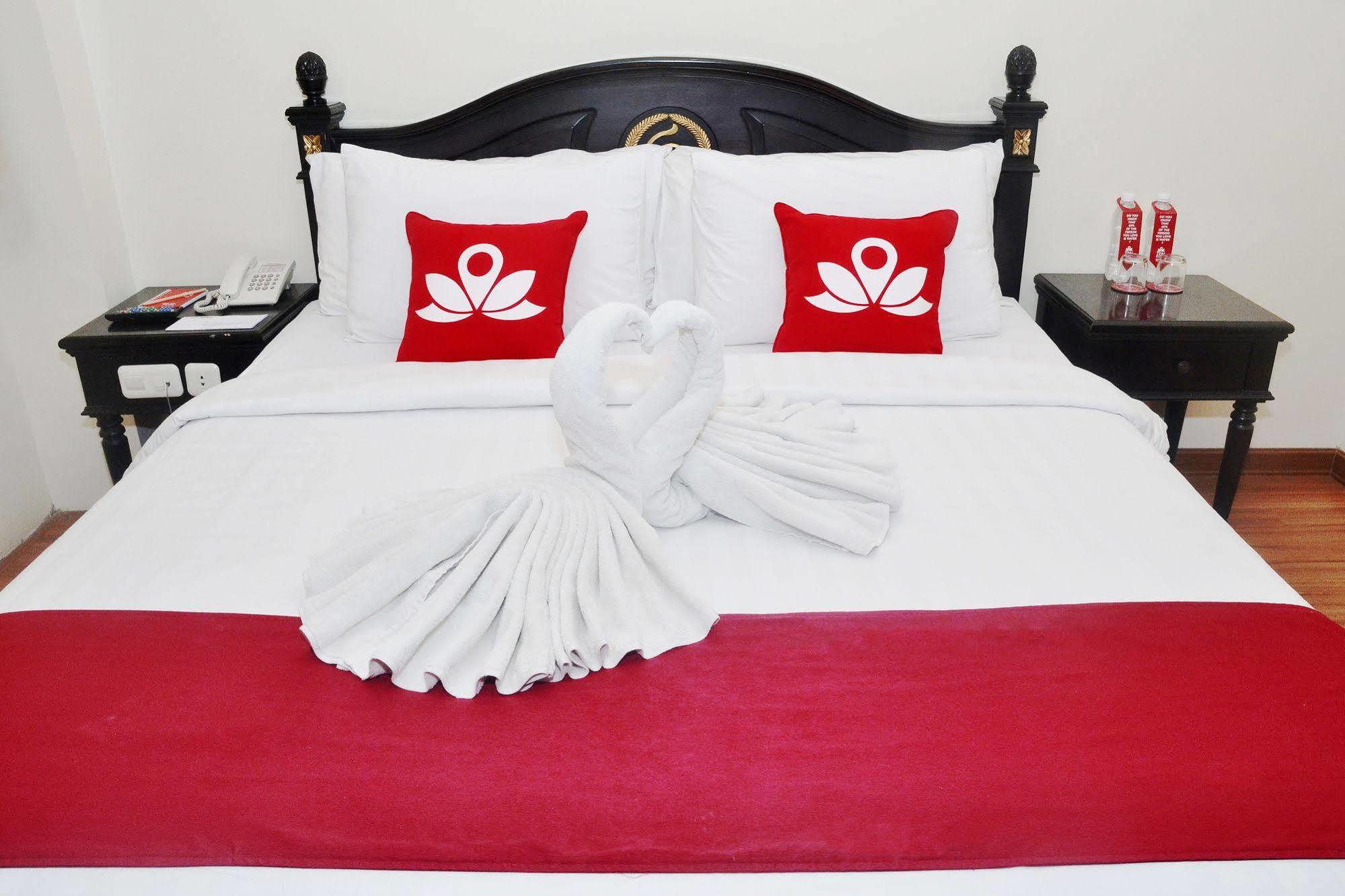 Zen Rooms Sultan Iskandar Muda Surabaya Exterior foto