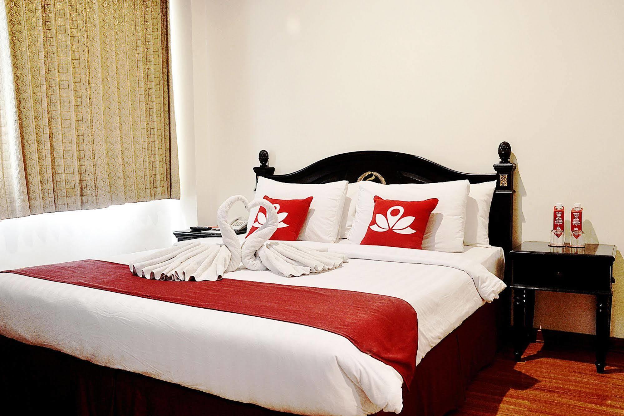 Zen Rooms Sultan Iskandar Muda Surabaya Exterior foto
