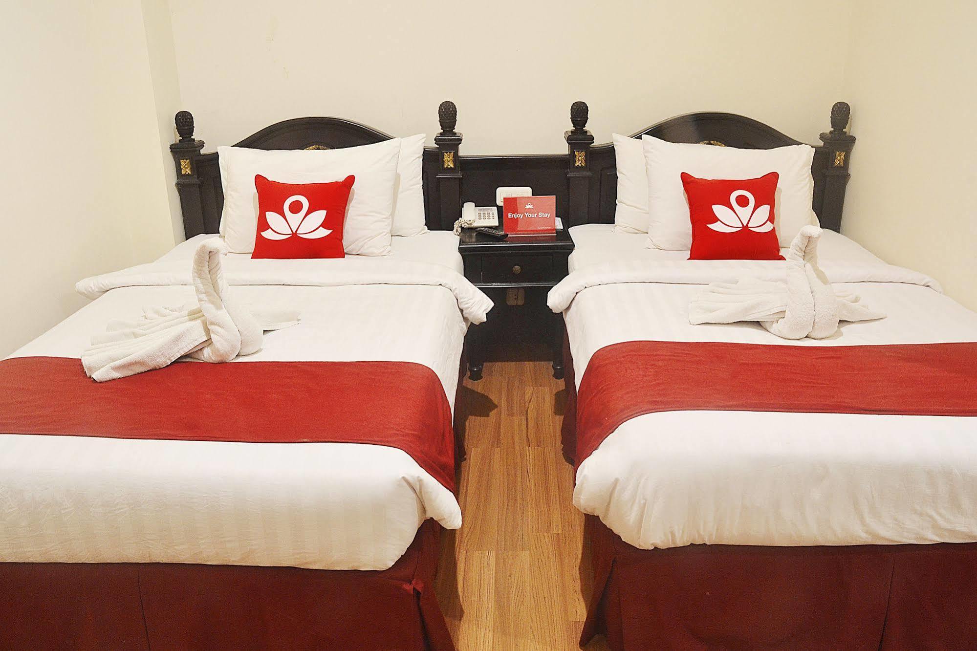 Zen Rooms Sultan Iskandar Muda Surabaya Exterior foto