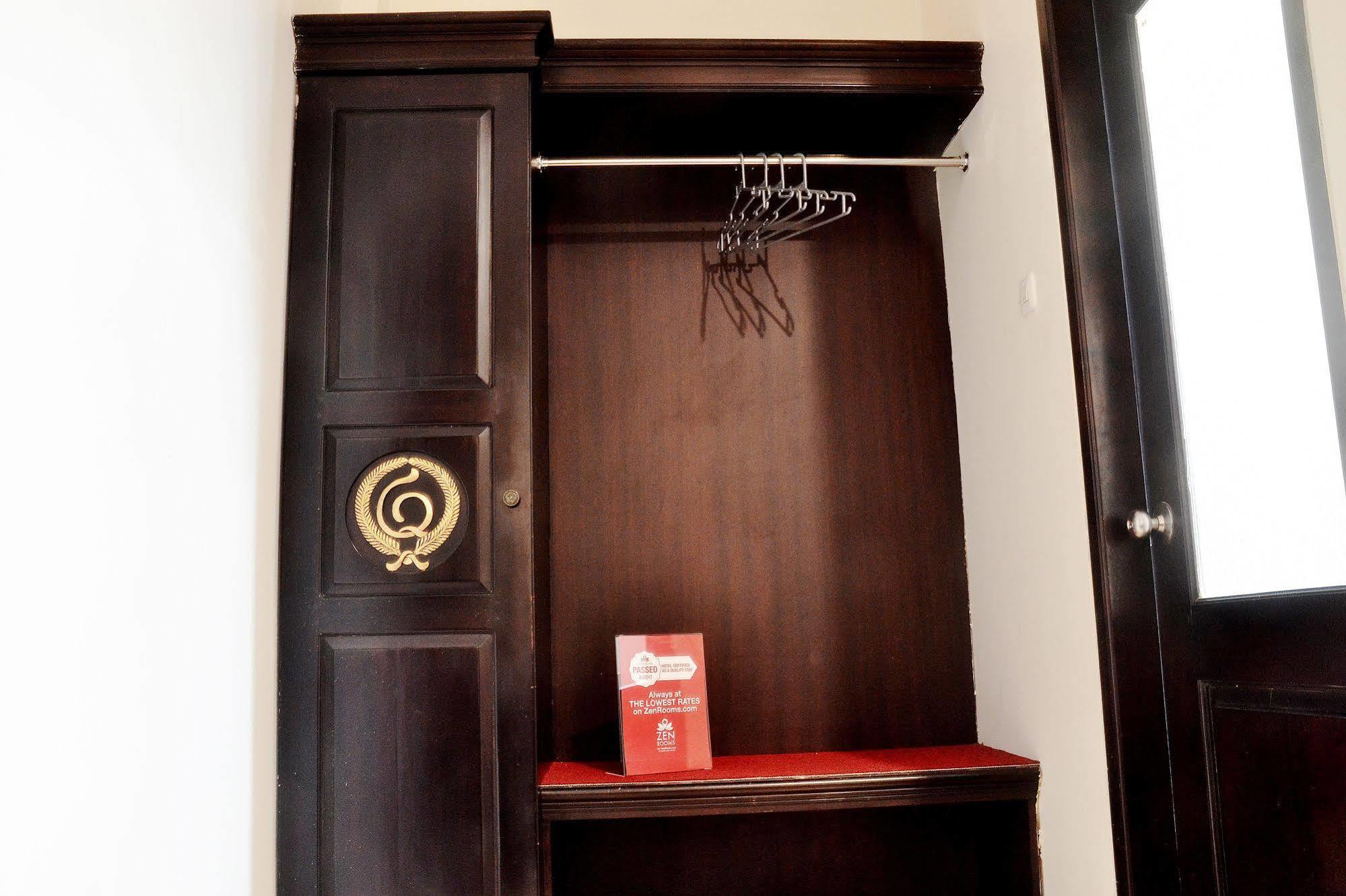 Zen Rooms Sultan Iskandar Muda Surabaya Exterior foto